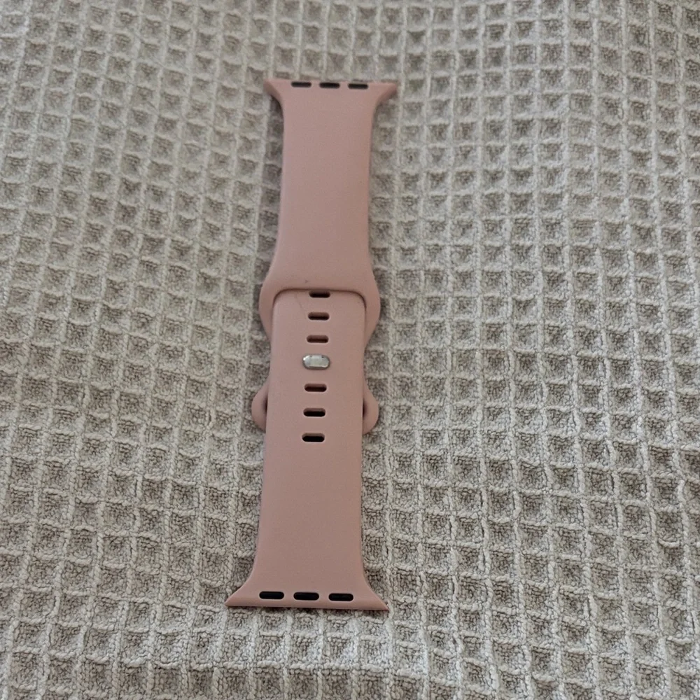 ❇️SALE❇️Silicone Apple Watch Band - Dusty Rose
